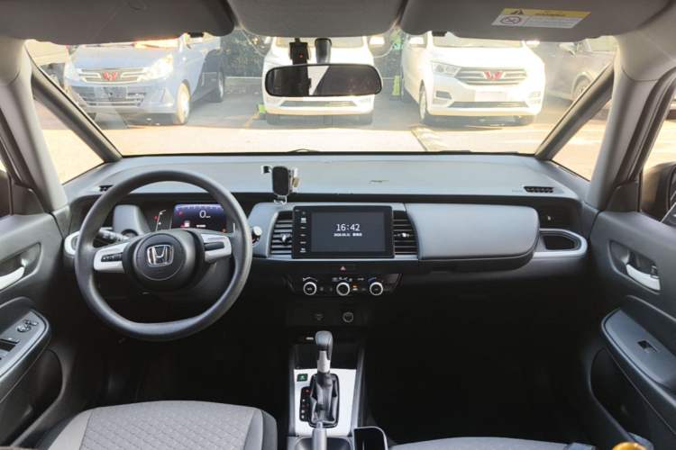 Used Honda Fit 2021 1.5L CVT Trend Edition Center Console