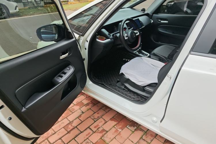 Used Honda Fit 2021 1.5L CVT Trendy Edition Driver Seat