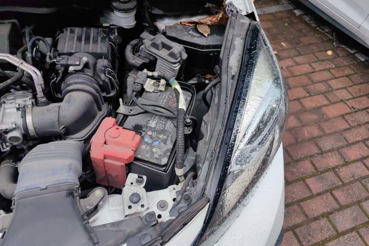 Used Honda Fit 2021 1.5L CVT Trendy Edition Engine Bay Left
