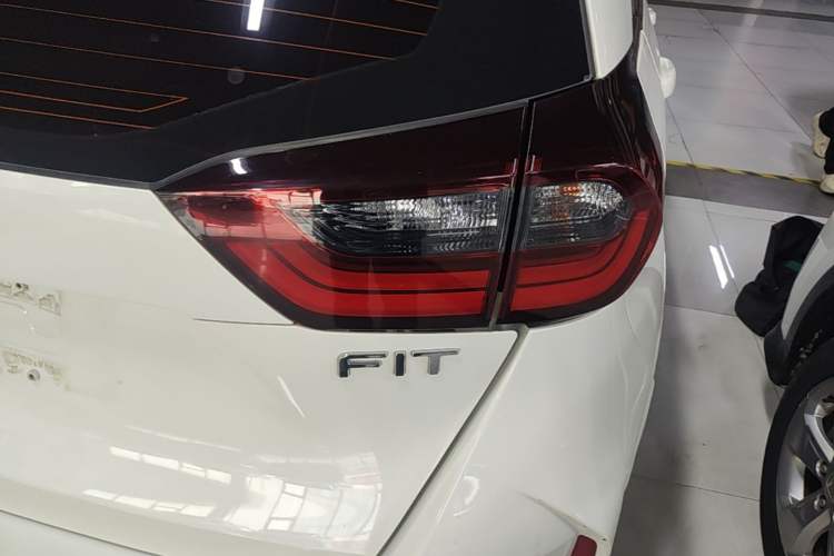 Used Honda Fit 2021 1.5L CVT Trend Edition Exterior 3