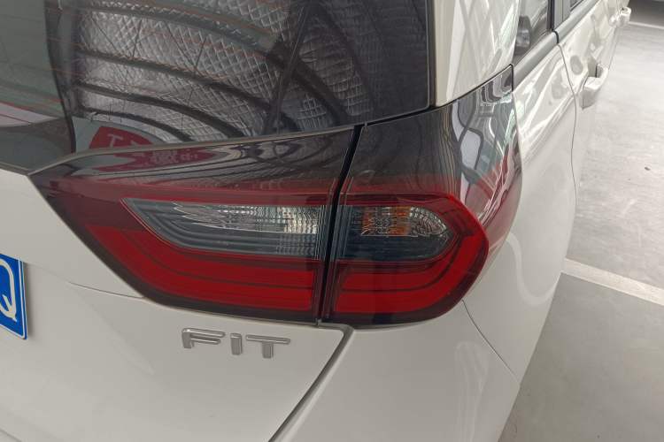Used Honda Fit 2021 1.5L CVT Trend Edition Exterior 3