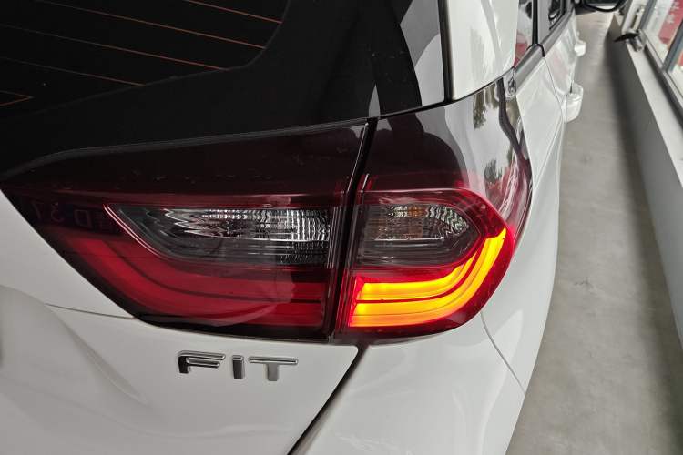 Used Honda Fit 2021 1.5L CVT Trend Edition Exterior 3