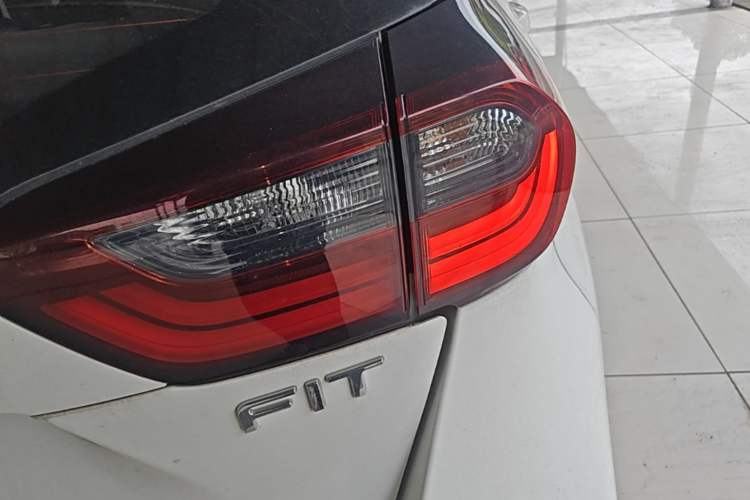 Used Honda Fit 2021 1.5L CVT Trend Edition Exterior 3