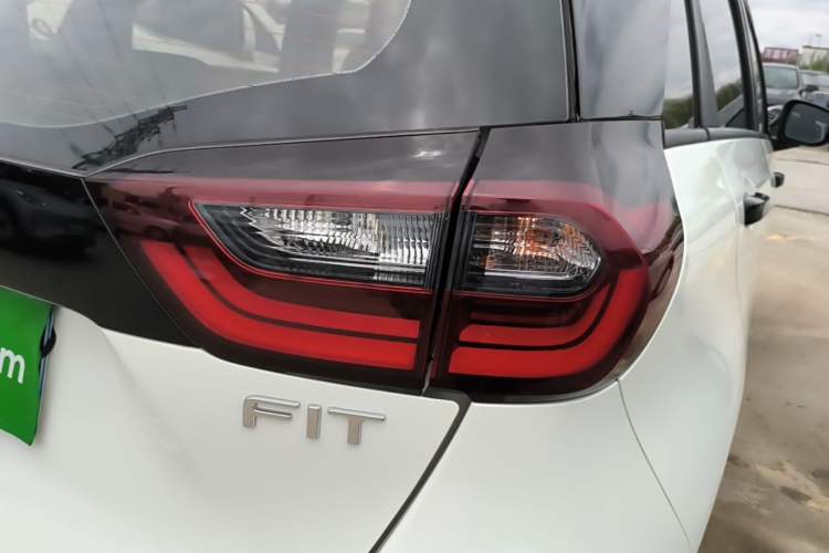 Used Honda Fit 2021 1.5L CVT Trendy Edition Exterior 3