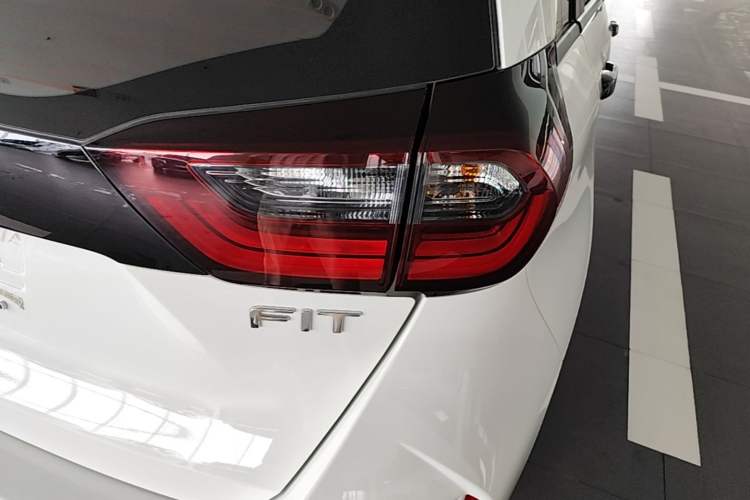Used Honda Fit 2021 1.5L CVT Trendy Edition Exterior 3