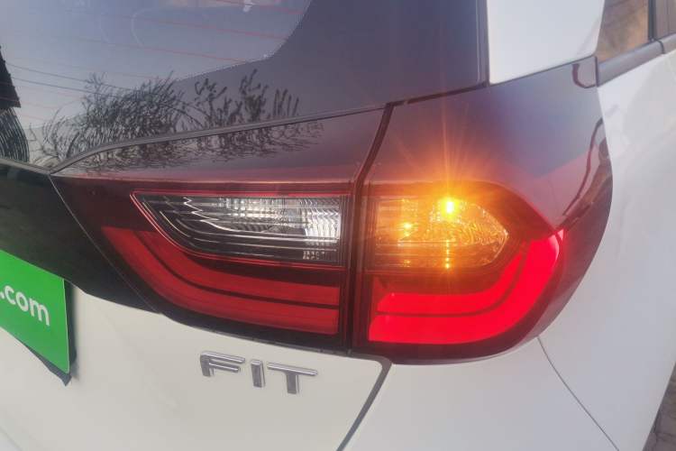 Used Honda Fit 2021 1.5L CVT Trendy Edition Exterior 3