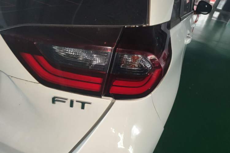 Used Honda Fit 2021 1.5L CVT Trend Edition Exterior 3