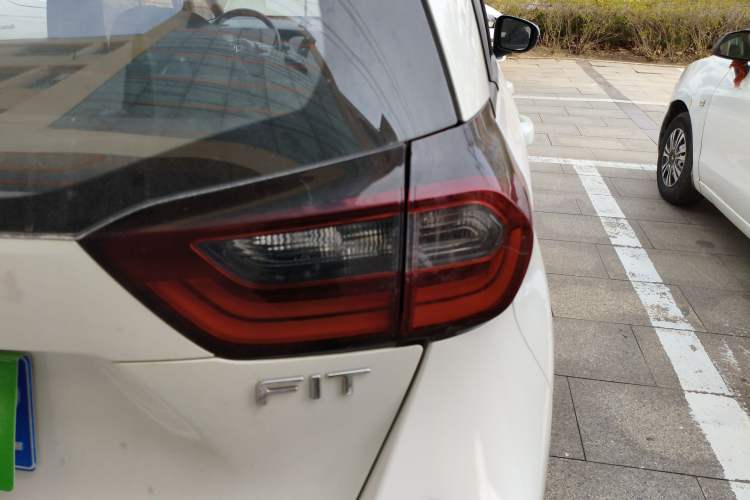 Used Honda Fit 2021 1.5L CVT Trend Edition Exterior 3