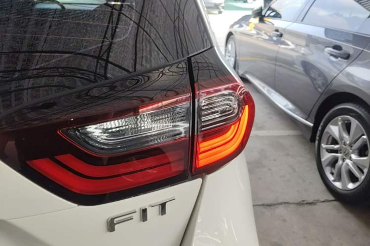 Used Honda Fit 2021 1.5L CVT Trend Edition Exterior 3