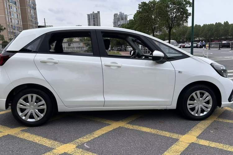 Used Honda Fit 2021 1.5L CVT Trend Edition Exterior 4