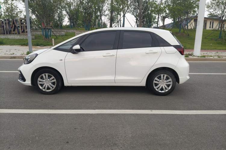 Used Honda Fit 2021 1.5L CVT Trend Edition Exterior 5