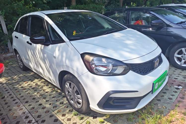 Used Honda Fit 2021 1.5L CVT Trendy Edition Front Right 45 Deg