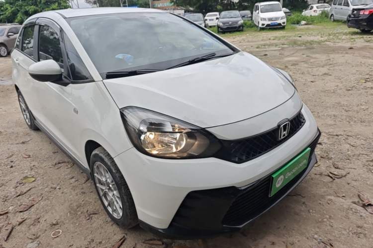 Used Honda Fit 2021 1.5L CVT Trendy Edition Front Right 45 Deg