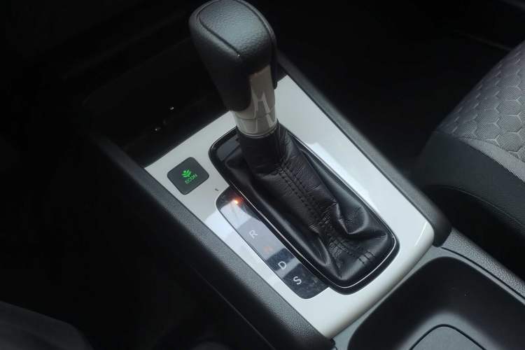 Used Honda Fit 2021 1.5L CVT Trendy Edition Gear Lever