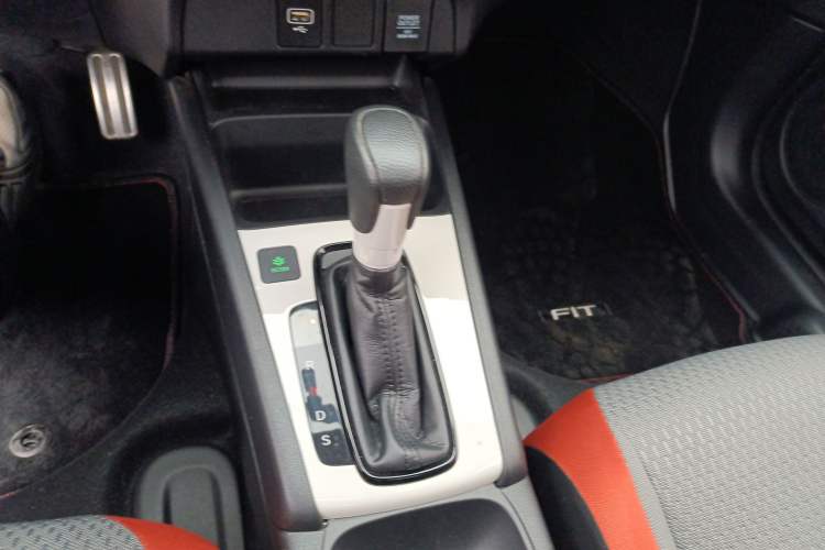 Used Honda Fit 2021 1.5L CVT Trendy Sports Edition Gear Lever