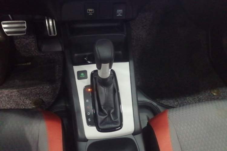 Used Honda Fit 2021 1.5L CVT Trendy Sports Edition Gear Lever