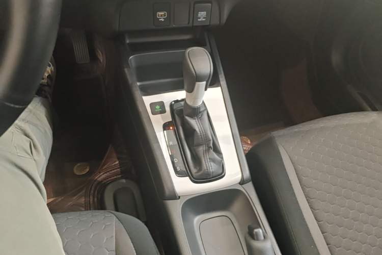 Used Honda Fit 2021 1.5L CVT Trendy Edition Gear Lever