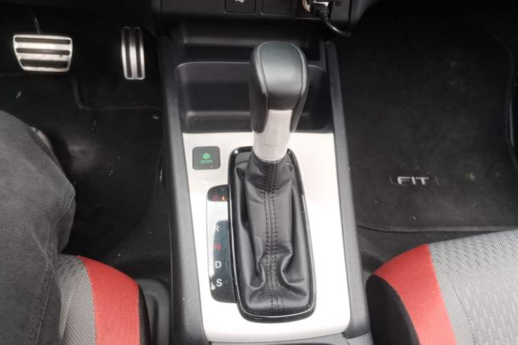 Used Honda Fit 2021 1.5L CVT Trendy Run Pro Edition Gear Lever