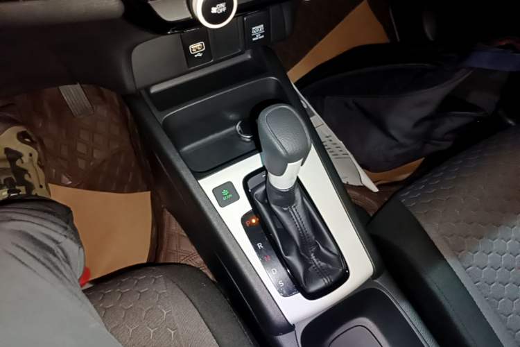 Used Honda Fit 2021 1.5L CVT Trend Edition Gear Lever