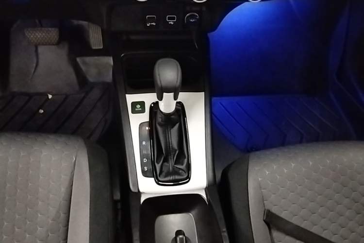 Used Honda Fit 2021 1.5L CVT Trendy Edition Gear Lever