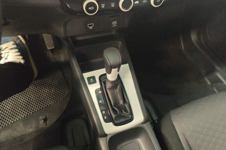 Used Honda Fit 2021 1.5L CVT Trend Edition Gear Lever