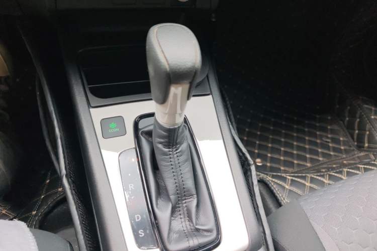 Used Honda Fit 2021 1.5L CVT Trendy Edition Gear Lever