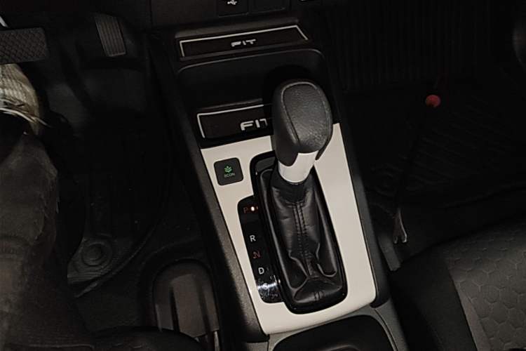 Used Honda Fit 2021 1.5L CVT Trend Edition Gear Lever
