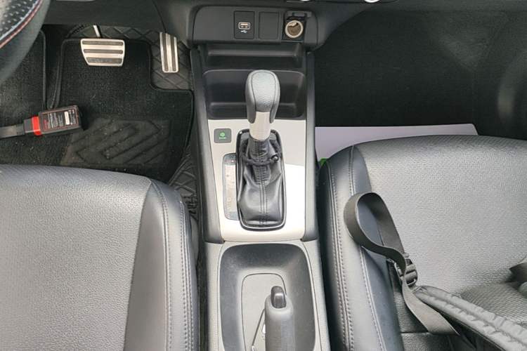 Used Honda Fit 2021 1.5L CVT Trendy Sports Edition Gear Lever