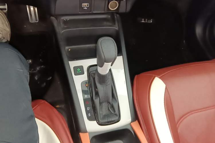 Used Honda Fit 2021 1.5L CVT Trendy Sports Edition Gear Lever