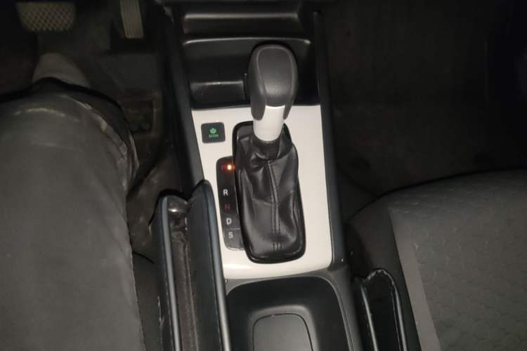 Used Honda Fit 2021 1.5L CVT Trendy Sports Edition Gear Lever
