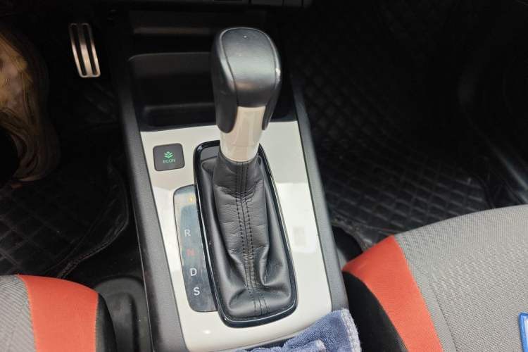 Used Honda Fit 2021 1.5L CVT Trendy Run Pro Edition Gear Lever