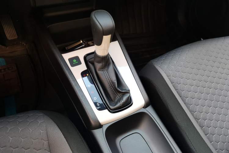 Used Honda Fit 2021 1.5L CVT Trendy Edition Gear Lever