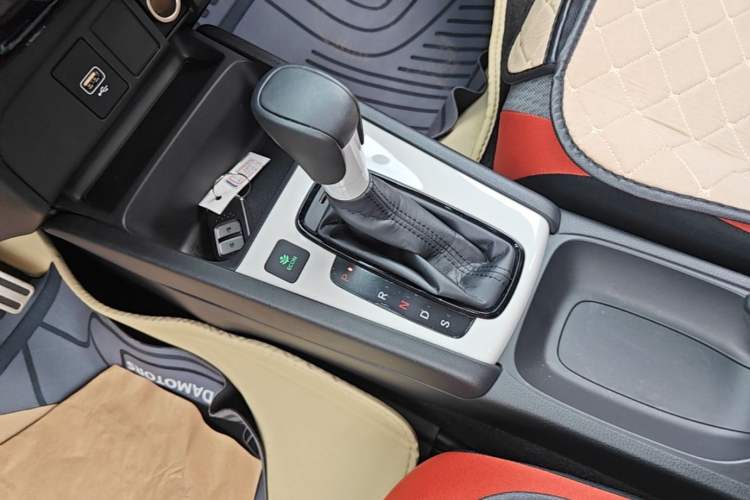Used Honda Fit 2021 1.5L CVT Trendy Run Pro Edition Gear Lever