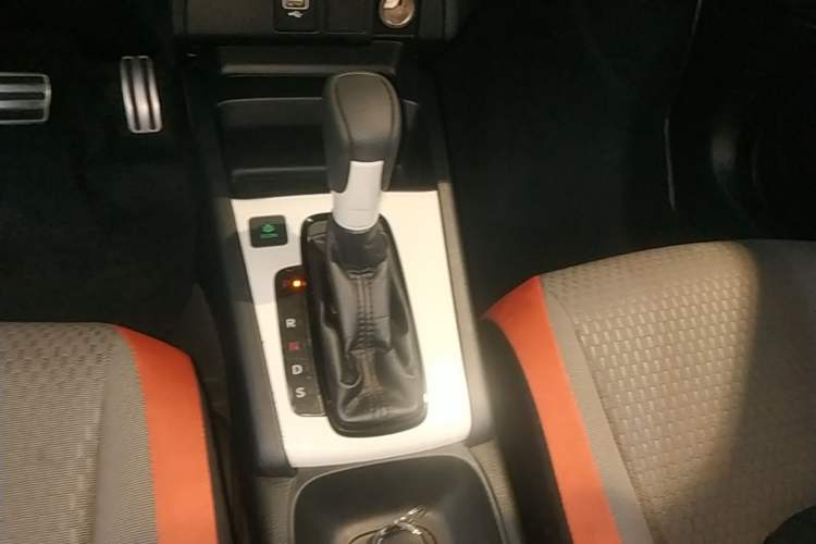 Used Honda Fit 2021 1.5L CVT Trendy Sports Edition Gear Lever