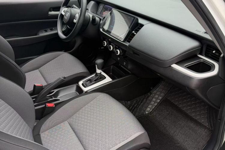 Used Honda Fit 2021 1.5L CVT Trendy Sports Edition Interior 4