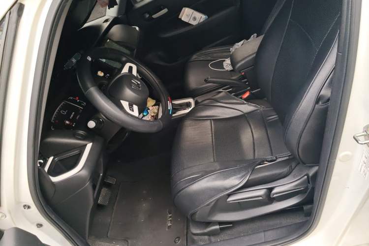 Used Honda Fit 2021 1.5L CVT Trendy Edition Left Front Seat