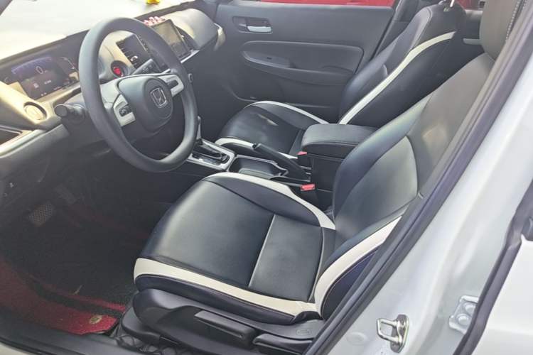 Used Honda Fit 2021 1.5L CVT Trendy Edition Left Front Seat