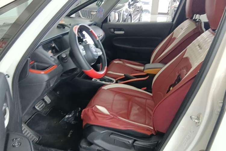 Used Honda Fit 2021 1.5L CVT Trendy Sports Edition Left Front Seat