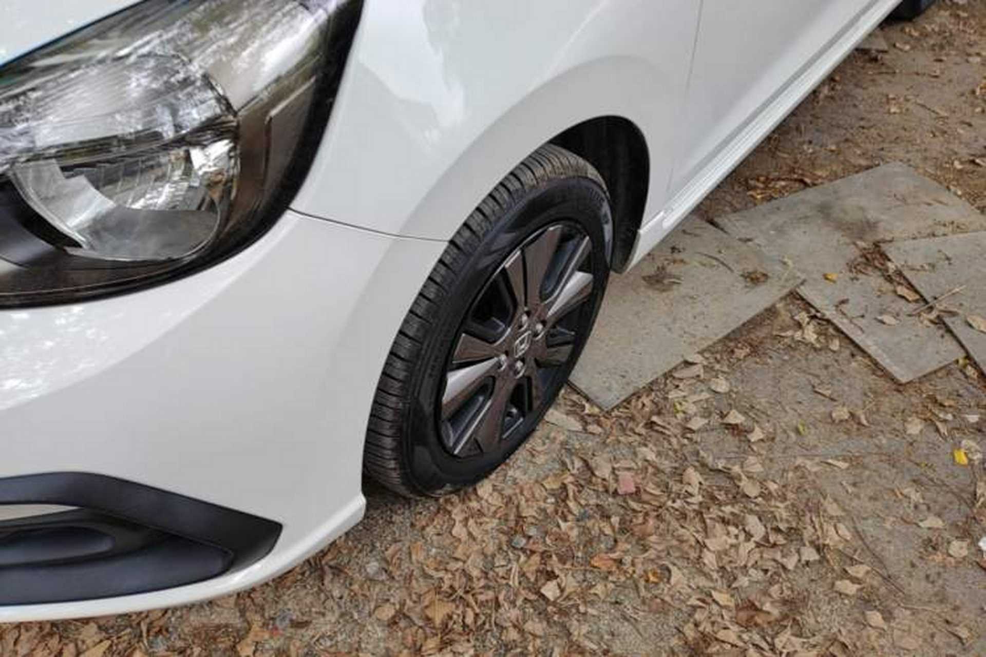 Used Honda Fit 2021 1.5L CVT Trendy Sports Edition Left Front Wheel Hub