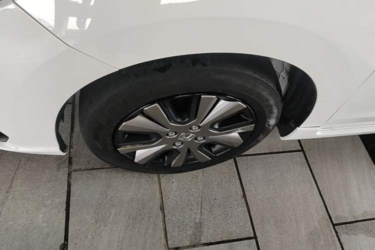 Used Honda Fit 2021 1.5L CVT Trendy Sports Edition Left Front Wheel Hub