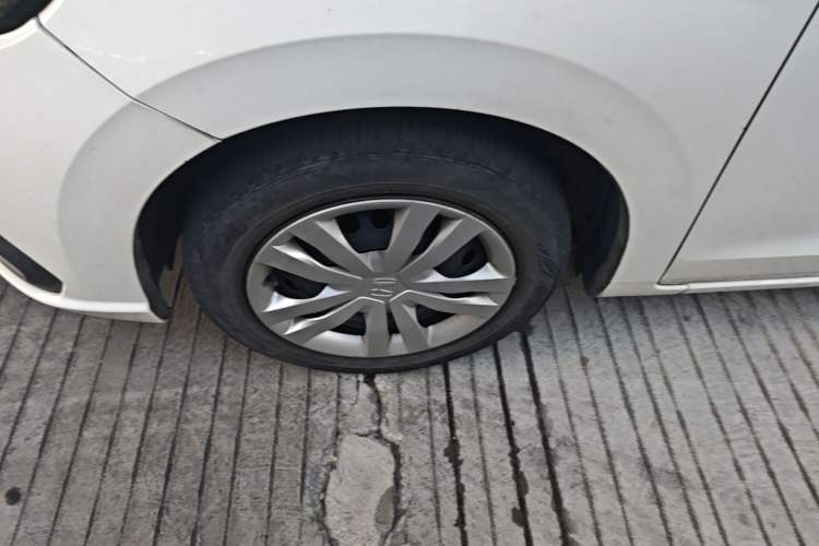 Used Honda Fit 2021 1.5L CVT Trendy Edition Left Front Wheel Hub