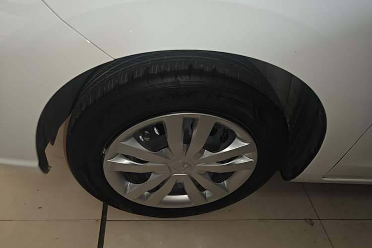 Used Honda Fit 2021 1.5L CVT Trendy Run Pro Edition Left Front Wheel Hub