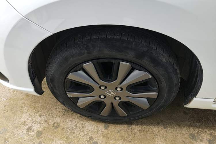 Used Honda Fit 2021 1.5L CVT Trendy Sports Edition Left Front Wheel Hub