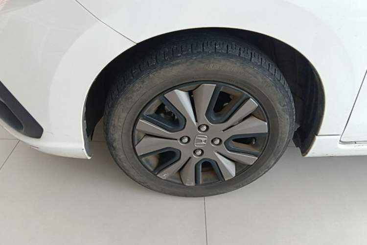 Used Honda Fit 2021 1.5L CVT Trendy Sports Edition Left Front Wheel Hub