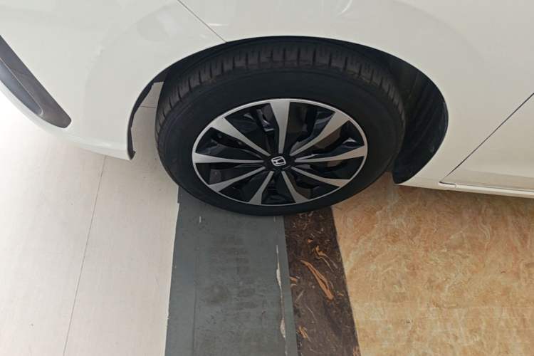 Used Honda Fit 2021 1.5L CVT Trendy Run Pro Edition Left Front Wheel Hub