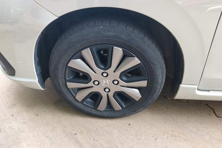 Used Honda Fit 2021 1.5L CVT Trendy Sports Edition Left Front Wheel Hub