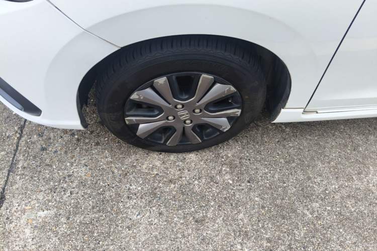 Used Honda Fit 2021 1.5L CVT Trendy Sports Edition Left Front Wheel Hub