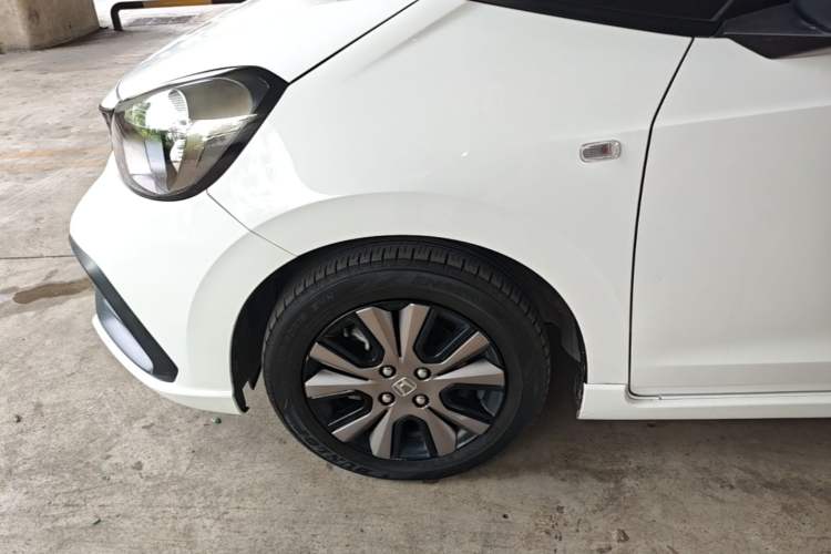 Used Honda Fit 2021 1.5L CVT Trendy Sports Edition Left Front Wheel Hub