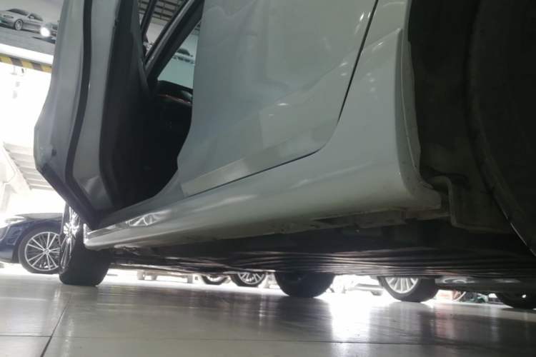 Used Honda Fit 2021 1.5L CVT Trendy Sports Edition Left Side Sill