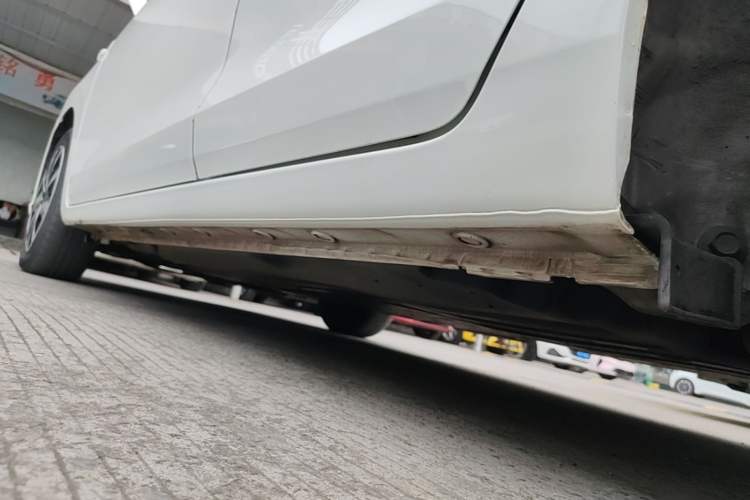 Used Honda Fit 2021 1.5L CVT Trendy Sports Edition Left Side Sill